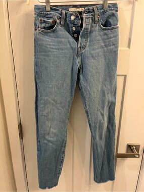Levi's Light Blue Straight Leg Crop Women's Jeans